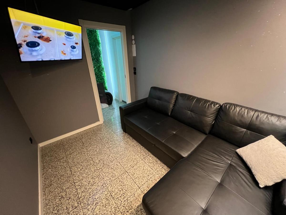 Modern & Central 3 Minutes From The River Вила-Нова-ди-Гая Экстерьер фото